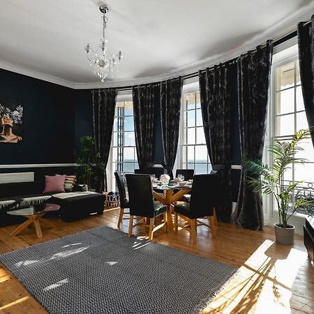 Marine Parade Sea View 2-Bedroom Apartment برايتون المظهر الخارجي الصورة