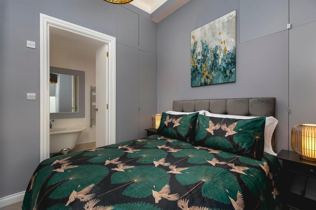 Marine Parade Sea View 2-Bedroom Apartment برايتون المظهر الخارجي الصورة