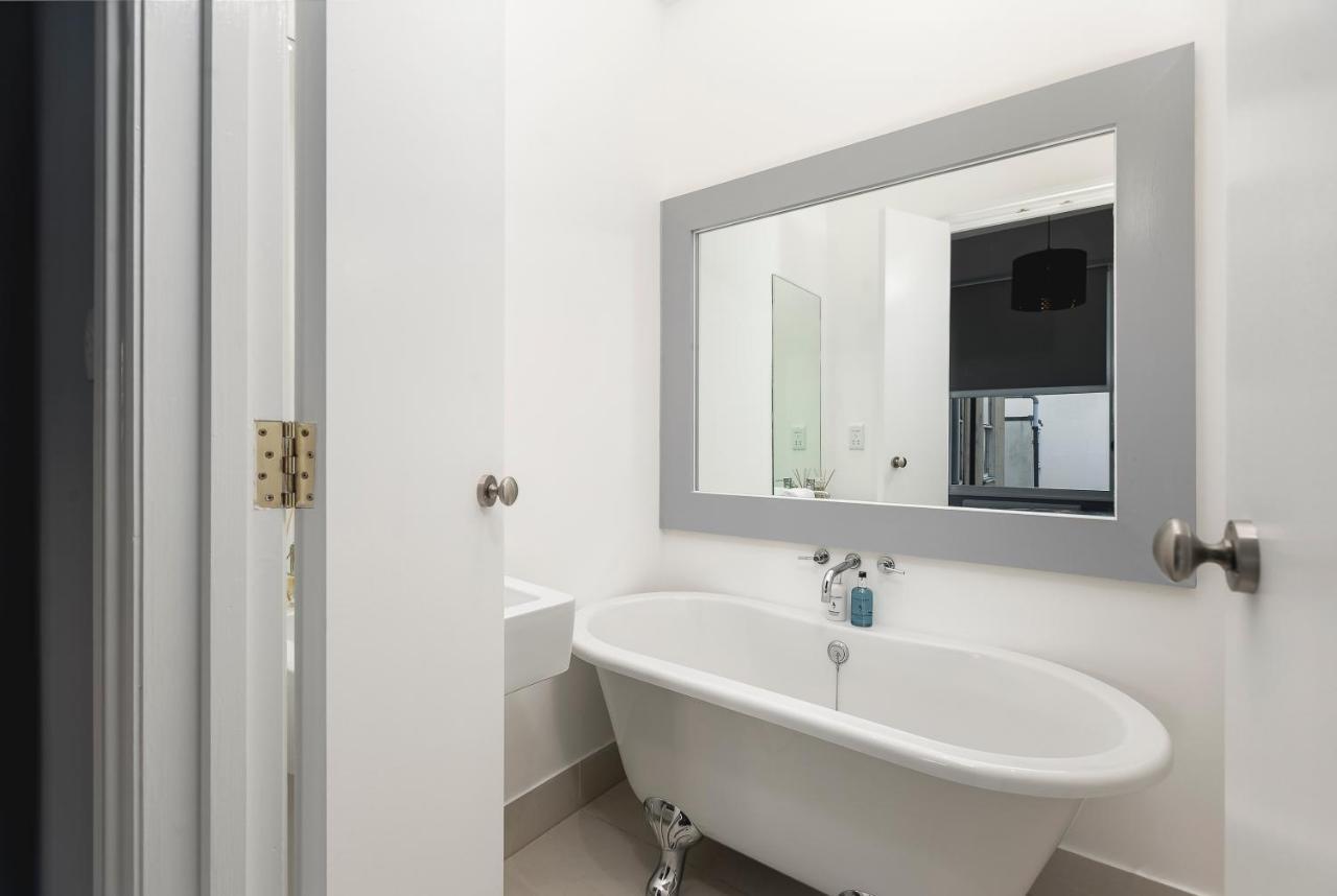 Marine Parade Sea View 2-Bedroom Apartment برايتون المظهر الخارجي الصورة
